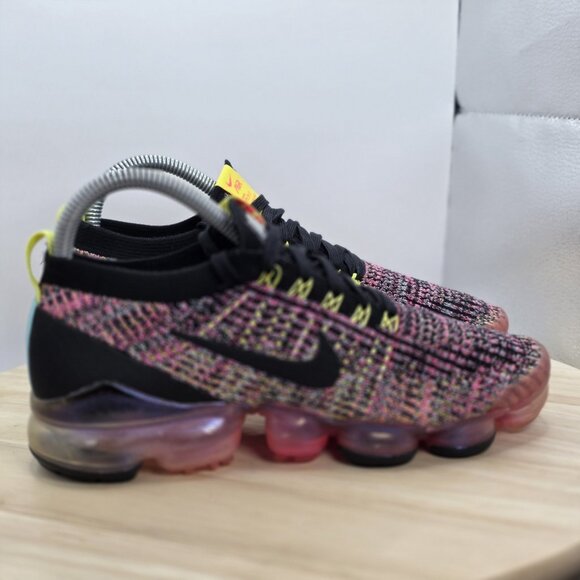 Nike Air Vapormax Flyknit 3 Womens Size 7.5 Running Shoes Black Pink AJ6910 006 - Picture 3 of 9
